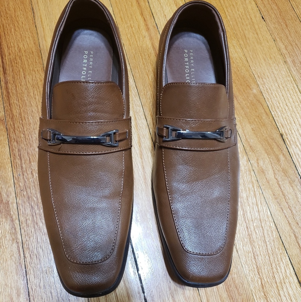 Perry Ellis slip-on loafers
